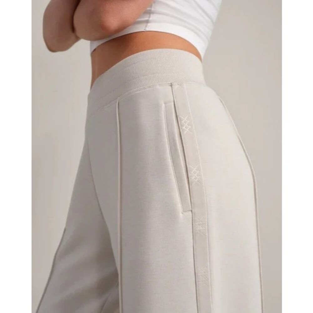 NWT'S RHONE DREAMGLOW SAND/IVORY TROUSERS WOMEN'S SIZE L WIDE LEG SIDE POCKETS